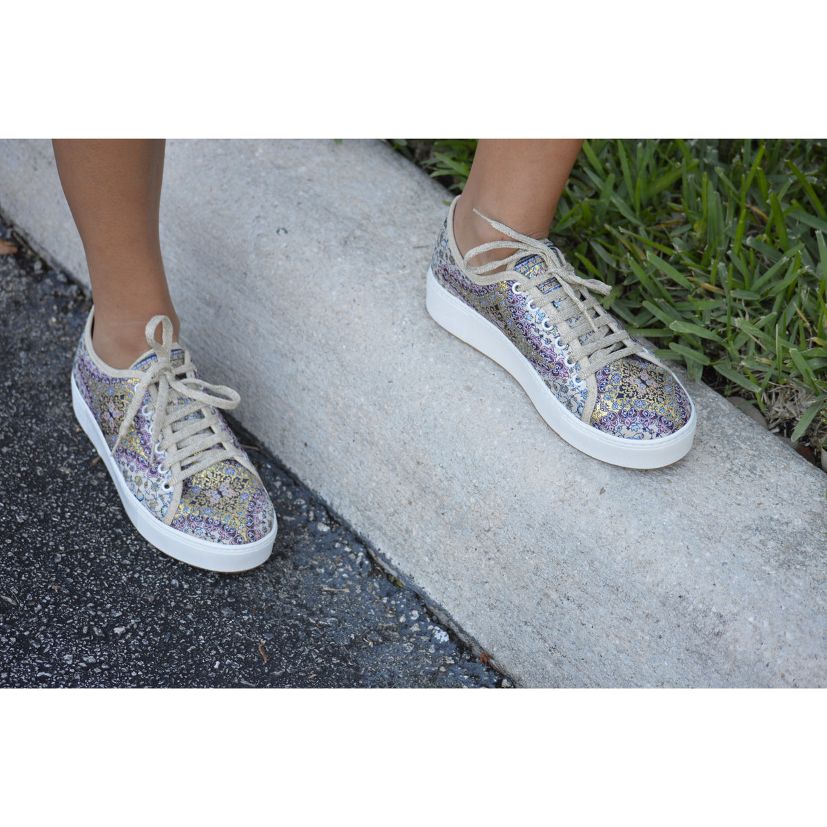 Purple Sporty Sneakers - Vleyn