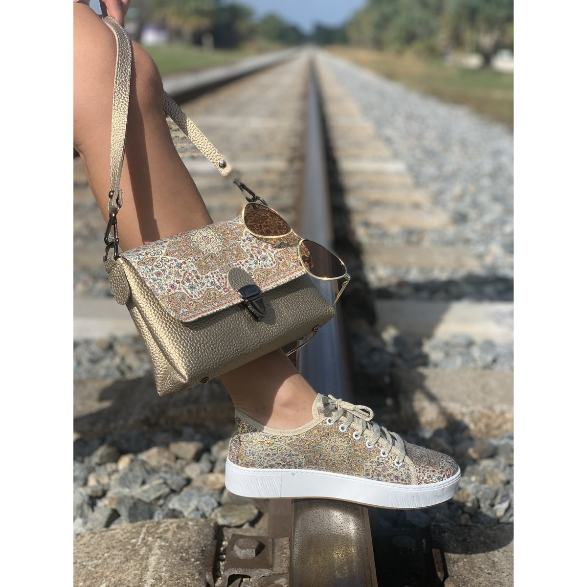 Gold Sporty Sneakers - Vleyn