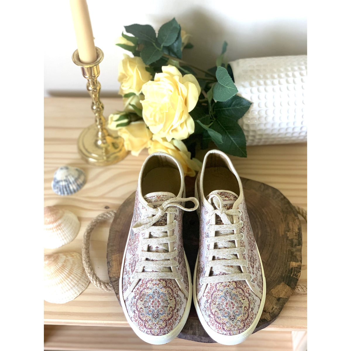 Beige Sporty Sneakers - Vleyn