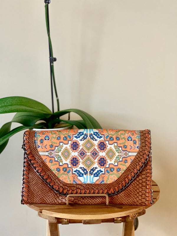 Orange Elia Clutch - Vleyn