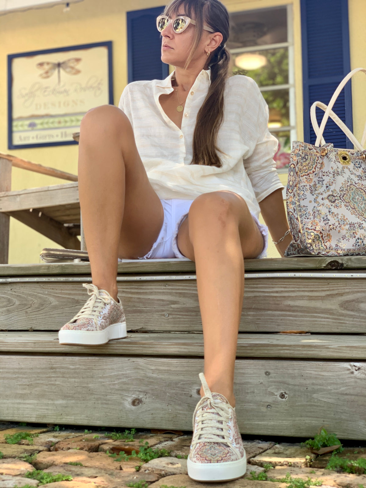 Beige Sporty Sneakers - Vleyn