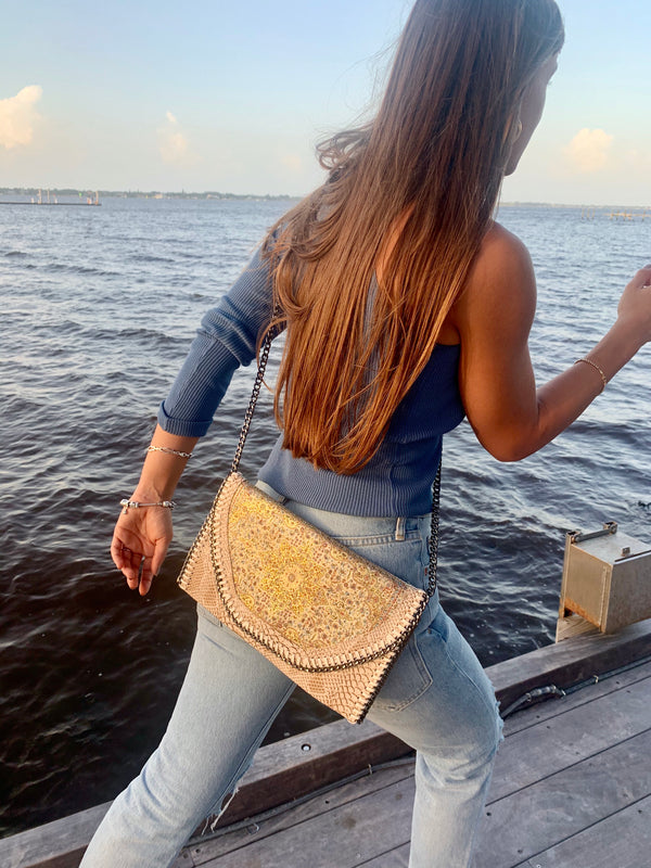 Gold Elia Clutch - Vleyn