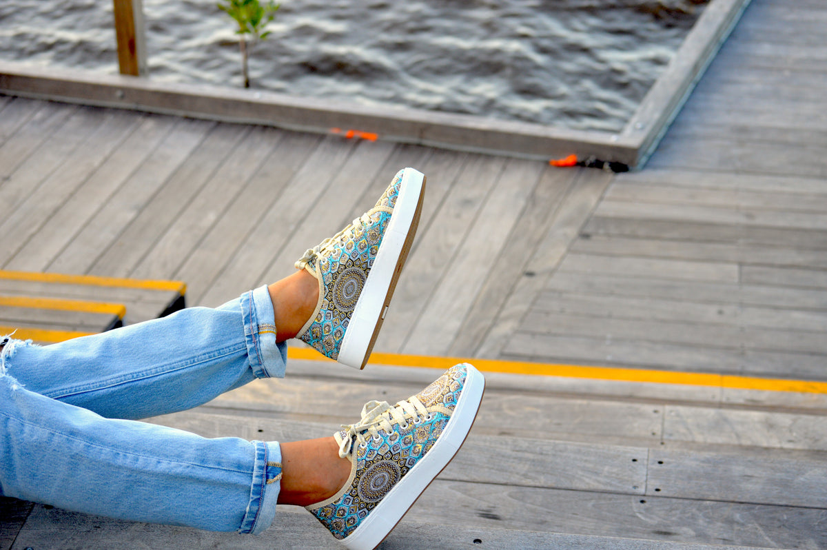 Blue Sporty Sneakers - Vleyn