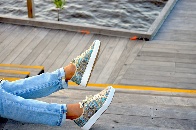 Blue Sporty Sneakers - Vleyn