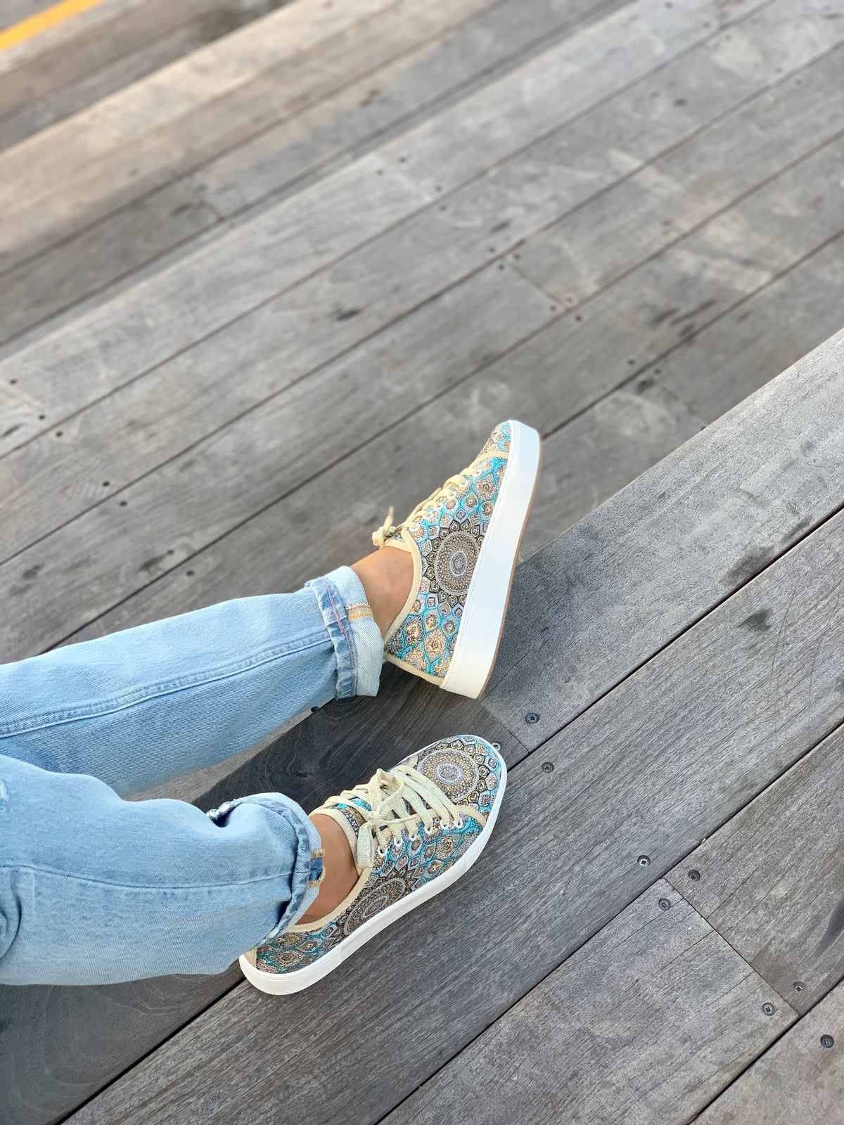 Blue Sporty Sneakers - Vleyn